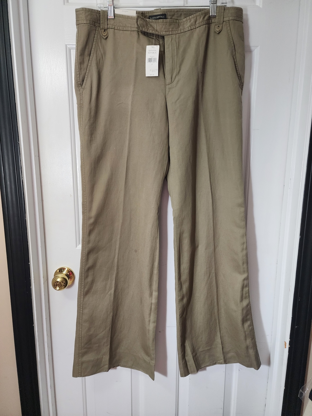 NWT - Banana Republic Chinos Martin Fit Flare Pant in Olive Sz 14